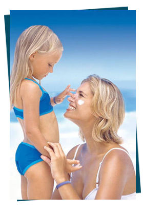 Heliocare mum care her child at sun